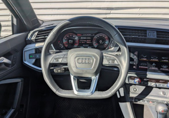 Подержанный автомобиль Audi Q3 2025 года (22 фото)