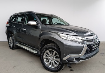 Подержанный автомобиль Mitsubishi Pajero Sport 2018 года (3 фото)