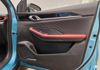 Подержанный автомобиль Geely Coolray 2024 года (18 фото)