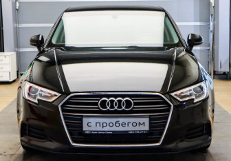Подержанный автомобиль Audi A3 Sedan 2017 года (2 фото)