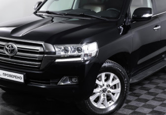 Подержанный автомобиль Toyota Land Cruiser Suv 2018 года (26 фото)