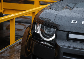 Подержанный автомобиль Land Rover Defender Suv 2022 года (18 фото)