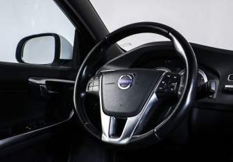 Подержанный автомобиль Volvo S60 2012 года (13 фото)