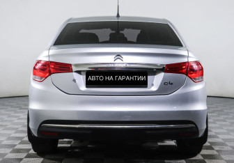Подержанный автомобиль Citroen C4 Sedan 2015 года (4 фото)