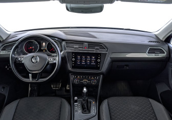 Подержанный автомобиль Volkswagen Tiguan 2018 года (14 фото)
