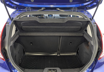 Подержанный автомобиль Ford Fiesta Hatchback 2017 года (10 фото)