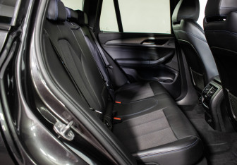 Подержанный автомобиль BMW X3 2018 года (9 фото)