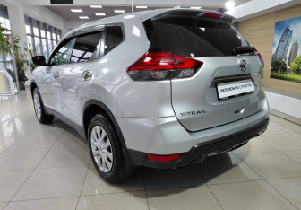 Подержанный автомобиль Nissan X-Trail 2021 года (7 фото)