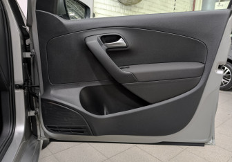 Подержанный автомобиль Volkswagen Polo Sedan 2018 года (23 фото)