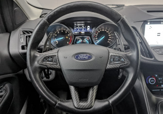 Подержанный автомобиль Ford Kuga 2017 года (20 фото)