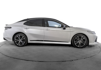 Подержанный автомобиль Toyota Camry Sedan 2020 года (4 фото)