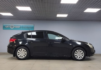 Подержанный автомобиль Chevrolet Cruze Hatchback 2012 года (4 фото)