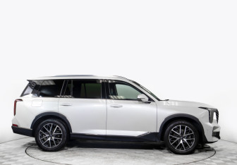 Подержанный автомобиль GAC GS8 2023 года (3 фото)