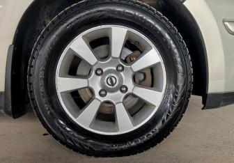 Подержанный автомобиль Nissan Tiida Hatchback 2008 года (18 фото)