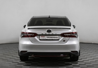 Подержанный автомобиль Toyota Camry Sedan 2021 года (6 фото)