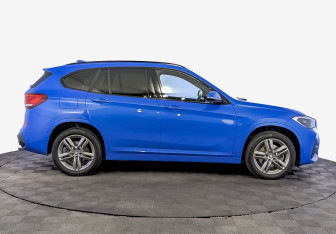 Подержанный автомобиль BMW X1 2021 года (4 фото)