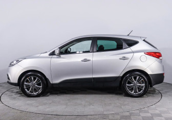 Подержанный автомобиль Hyundai ix35 2015 года (3 фото)