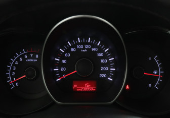 Подержанный автомобиль Kia Rio Sedan 2013 года (11 фото)