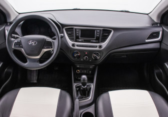 Подержанный автомобиль Hyundai Solaris Sedan 2017 года (13 фото)