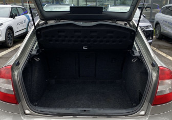 Подержанный автомобиль Skoda Octavia Liftback 2013 года (10 фото)