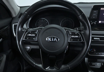 Подержанный автомобиль Kia Seltos 2021 года (10 фото)