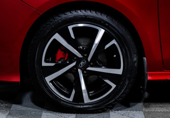 Подержанный автомобиль Kaiyi E5 2023 года (15 фото)