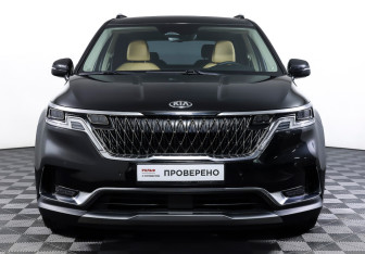 Подержанный автомобиль Kia Carnival 2021 года (2 фото)