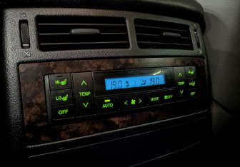 Подержанный автомобиль Toyota Land Cruiser Suv 2010 года (26 фото)