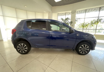 Подержанный автомобиль Renault Sandero 2015 года (4 фото)