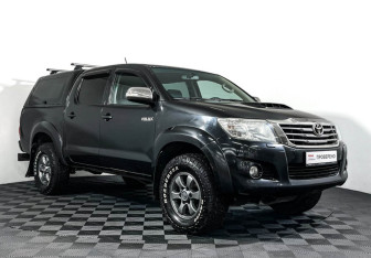Подержанный автомобиль Toyota Hilux 2013 года (3 фото)