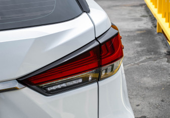 Подержанный автомобиль Lexus RX 2020 года (15 фото)