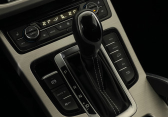 Подержанный автомобиль Geely Atlas 2022 года (17 фото)