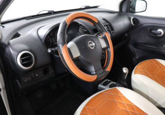 Подержанный автомобиль Nissan Note 2011 года (9 фото)