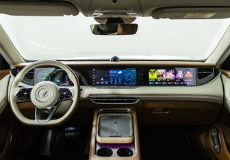 Подержанный автомобиль Voyah Free 2023 года (13 фото)