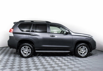 Подержанный автомобиль Toyota Land Cruiser Prado 2013 года (4 фото)