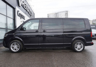 Подержанный автомобиль Volkswagen Multivan 2021 года (8 фото)
