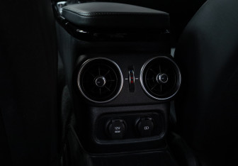 Подержанный автомобиль Kia Stinger 2021 года (13 фото)