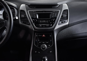 Подержанный автомобиль Hyundai Elantra Sedan 2015 года (12 фото)