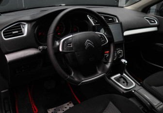 Подержанный автомобиль Citroen C4 Sedan 2013 года (12 фото)