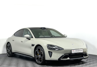 Подержанный автомобиль Xiaomi SU7 2024 года (3 фото)