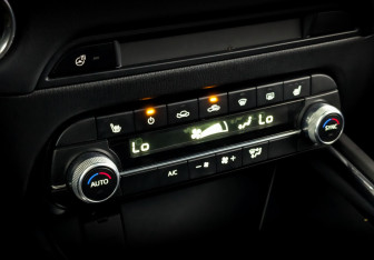 Подержанный автомобиль Mazda CX-5 2020 года (26 фото)