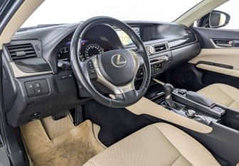 Подержанный автомобиль Lexus GS 2014 года (16 фото)