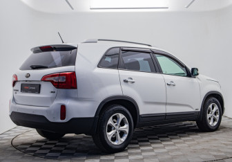 Подержанный автомобиль Kia Sorento 2013 года (5 фото)