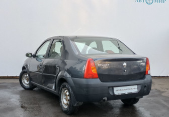 Подержанный автомобиль Renault Logan Sedan 2006 года (7 фото)