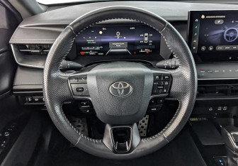 Подержанный автомобиль Toyota Camry Sedan 2024 года (21 фото)
