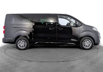 Подержанный автомобиль Peugeot Traveller 2021 года (4 фото)