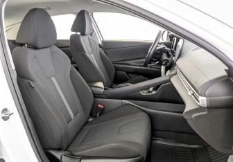 Подержанный автомобиль Hyundai Elantra Sedan 2022 года (23 фото)