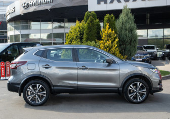 Подержанный автомобиль Nissan Qashqai 2021 года (3 фото)