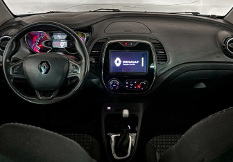 Подержанный автомобиль Renault Kaptur 2017 года (15 фото)