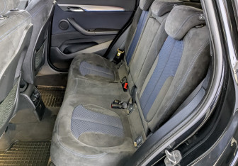 Подержанный автомобиль BMW X1 2019 года (12 фото)